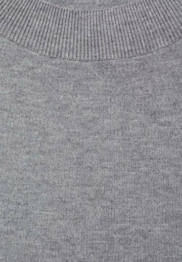 Вязаное платье