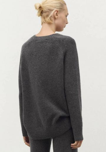 Длинный пуловер