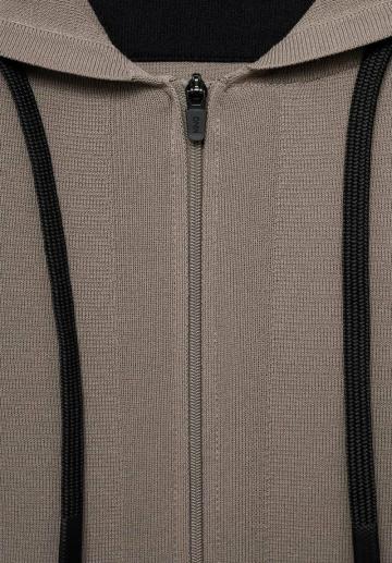 Вязаная кофта