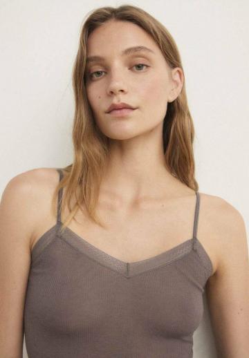 Топ на бретельках