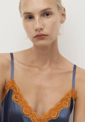 Топ на бретельках