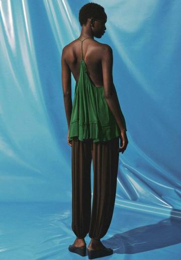 Топ на бретельках