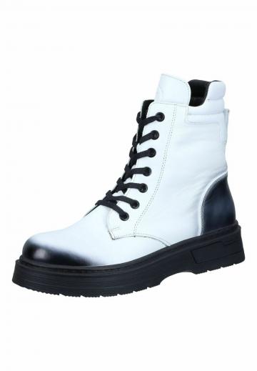 Ботинки на шнуровке