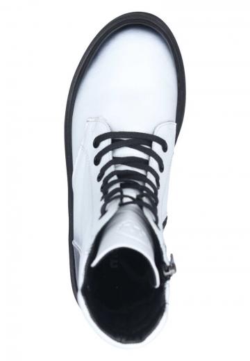 Ботинки на шнуровке
