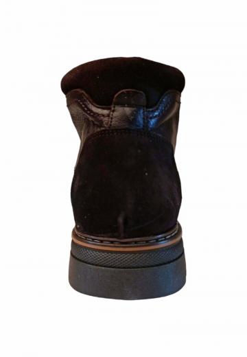 Ботинки на шнуровке