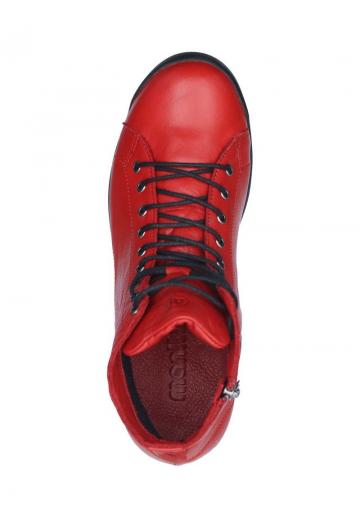 Ботинки на шнуровке