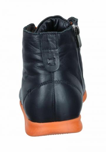 Ботинки на шнуровке