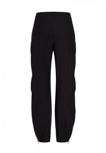 Брюки с накладными карманами