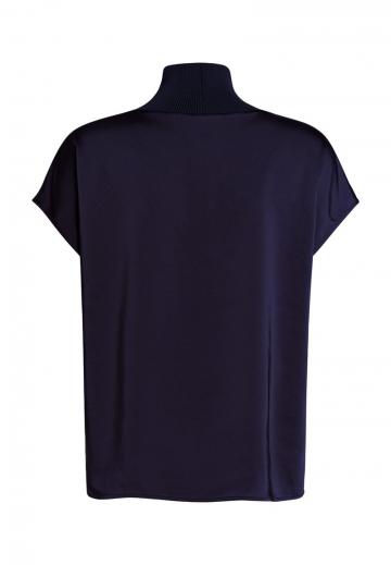 Атласная блузка