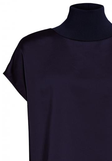 Атласная блузка