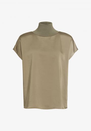 Атласная блузка