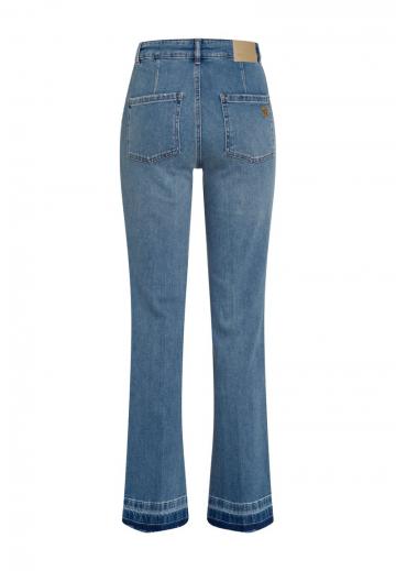 Клешеные джинсы