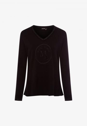 Пуловер с вырезом V