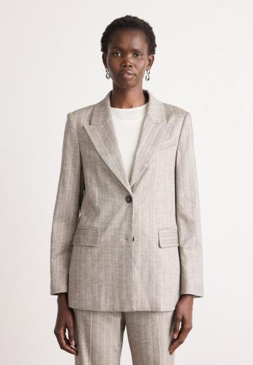 Длинный блейзер