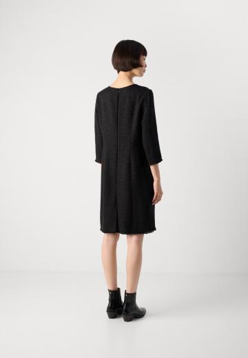 Платье футляр