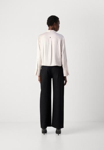 Атласная блузка