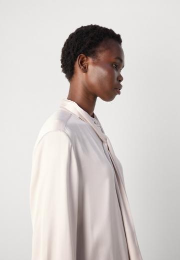 Атласная блузка