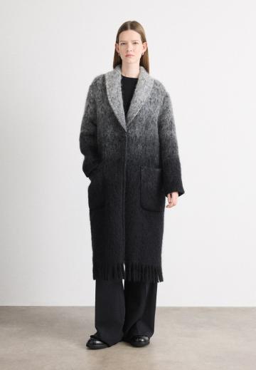 Шерстяное пальто