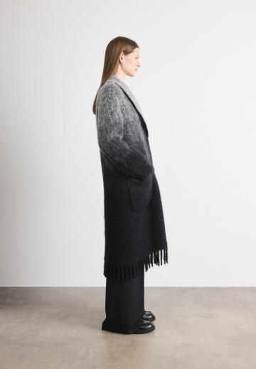 Шерстяное пальто