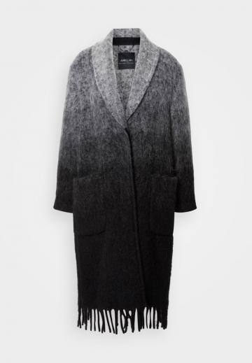 Шерстяное пальто