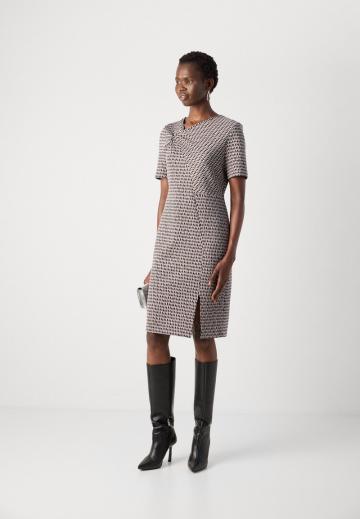 Платье футляр