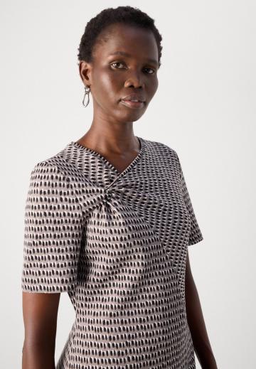 Платье футляр