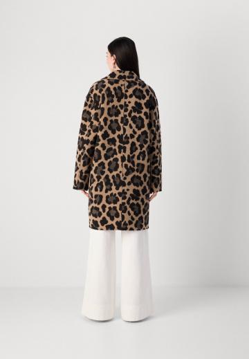 Шерстяное пальто