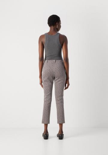 Узкие брюки