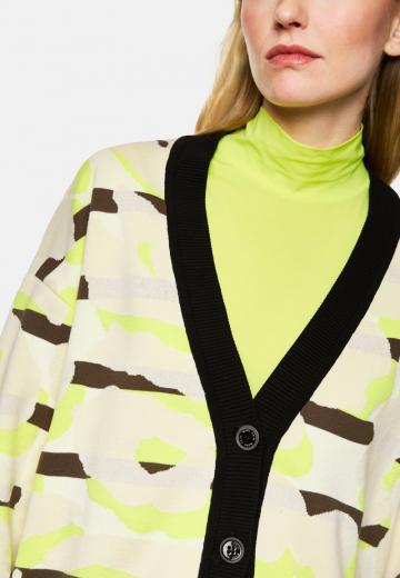 Жаккардовая вязаная кофта