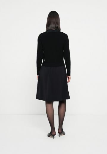 Вязаное платье