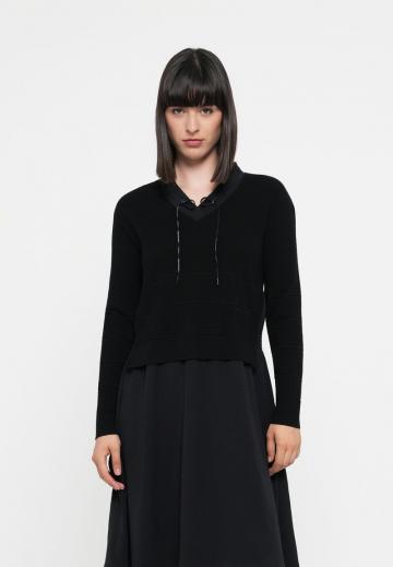 Вязаное платье