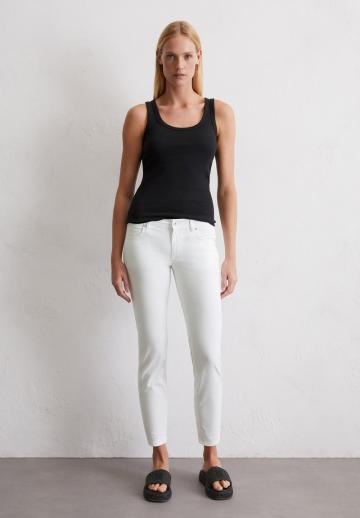 Короткие джинсы