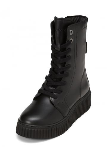 Ботинки на шнуровке