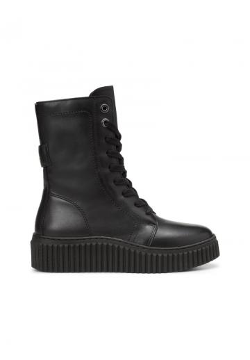 Ботинки на шнуровке