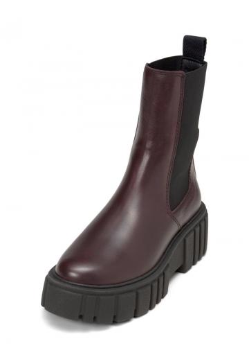 Сапожки на танкетке