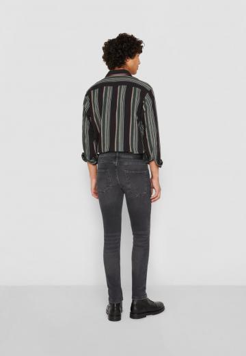 Узкие джинсы