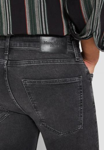 Узкие джинсы