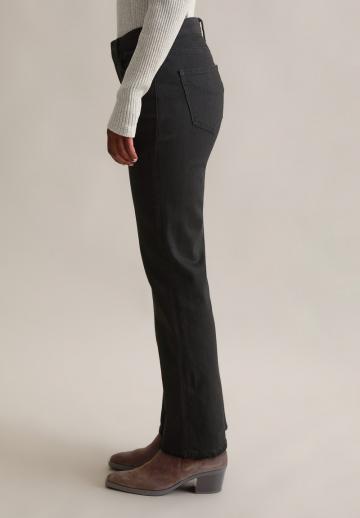 Клешеные джинсы