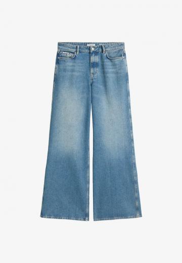 Клешеные джинсы