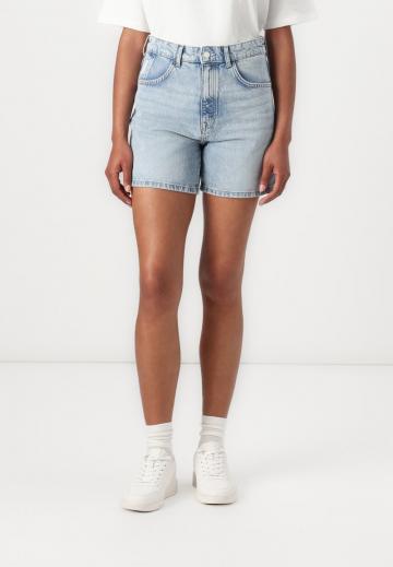 Джинсовые шорты