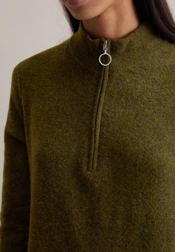 Вязаное платье