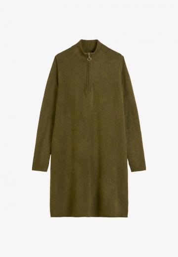 Вязаное платье