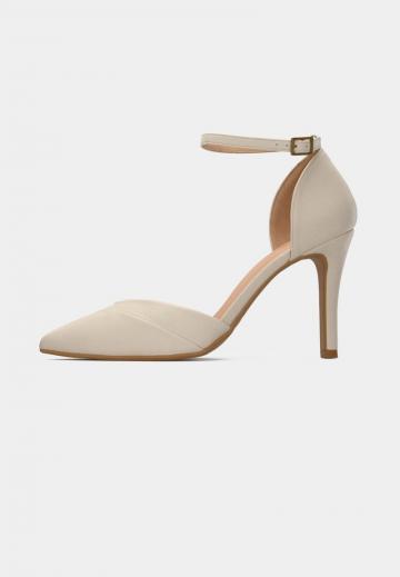 Туфли на высоком каблуке