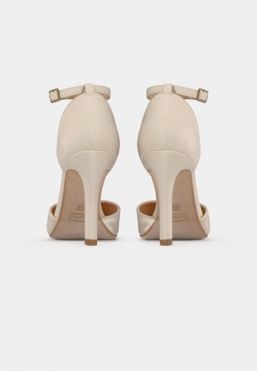 Туфли на высоком каблуке