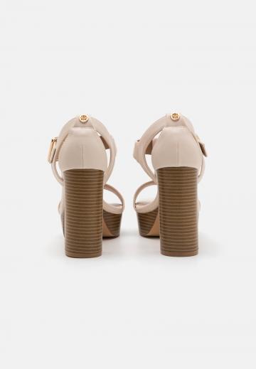 Босоножки на платформе