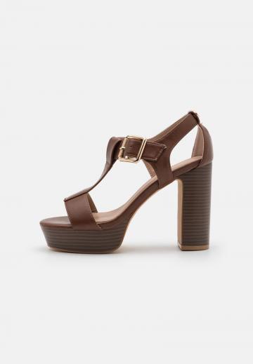 Босоножки на платформе