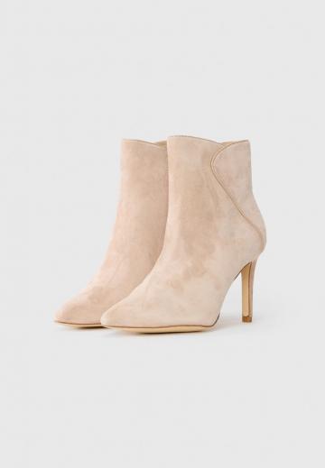 Полусапожки на высоком каблуке