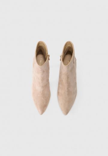 Полусапожки на высоком каблуке