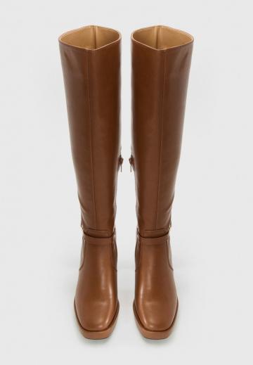 Высокие сапоги