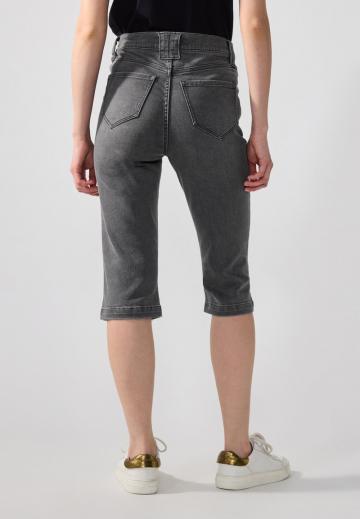 Узкие джинсы